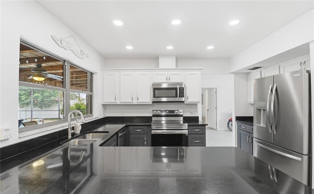 Crystal RIver, Florida, 34429, United States, 3 Bedrooms Bedrooms, ,2 BathroomsBathrooms,Residential,For Sale,1986305