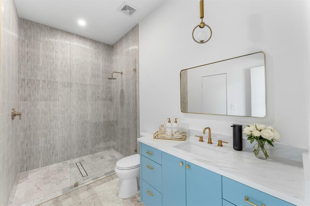 Dallas, Texas, 75211, United States, 4 Bedrooms Bedrooms, ,3 BathroomsBathrooms,Residential,For Sale,1978009