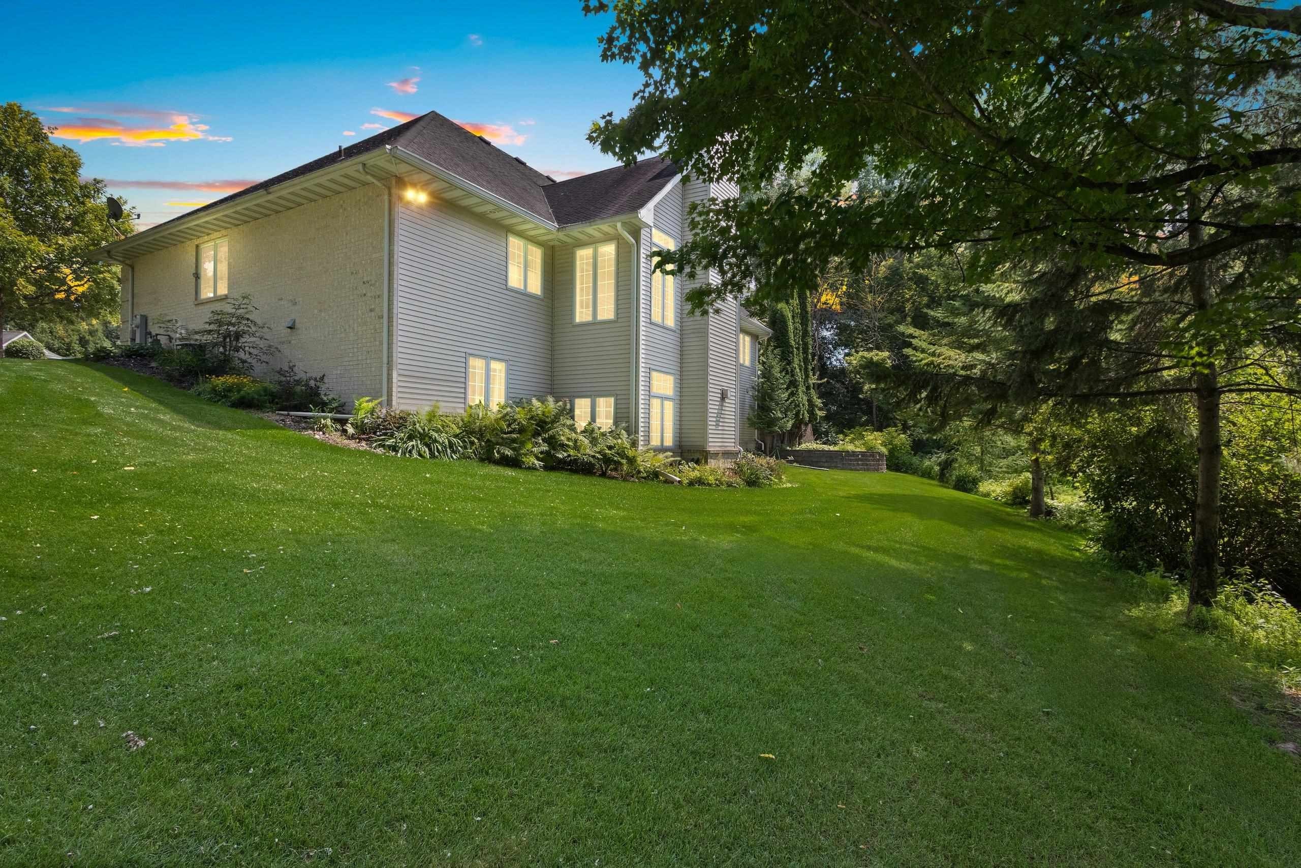 GREEN BAY, Wisconsin, 54302-5254, United States, 5 Bedrooms Bedrooms, ,4 BathroomsBathrooms,Residential,For Sale,1920394