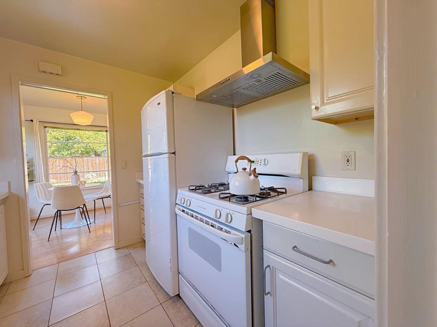 Palo Alto, California, 94303, United States, 4 Bedrooms Bedrooms, ,2 BathroomsBathrooms,Residential,For Sale,1984976