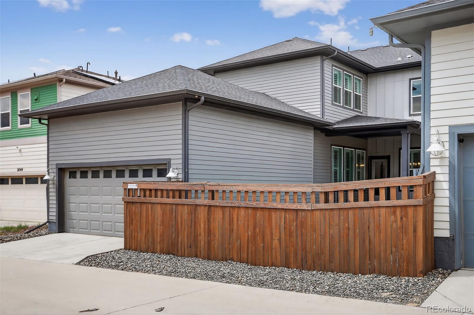 Aurora, Colorado, 80019, United States, 4 Bedrooms Bedrooms, ,3 BathroomsBathrooms,Residential,For Sale,1901325