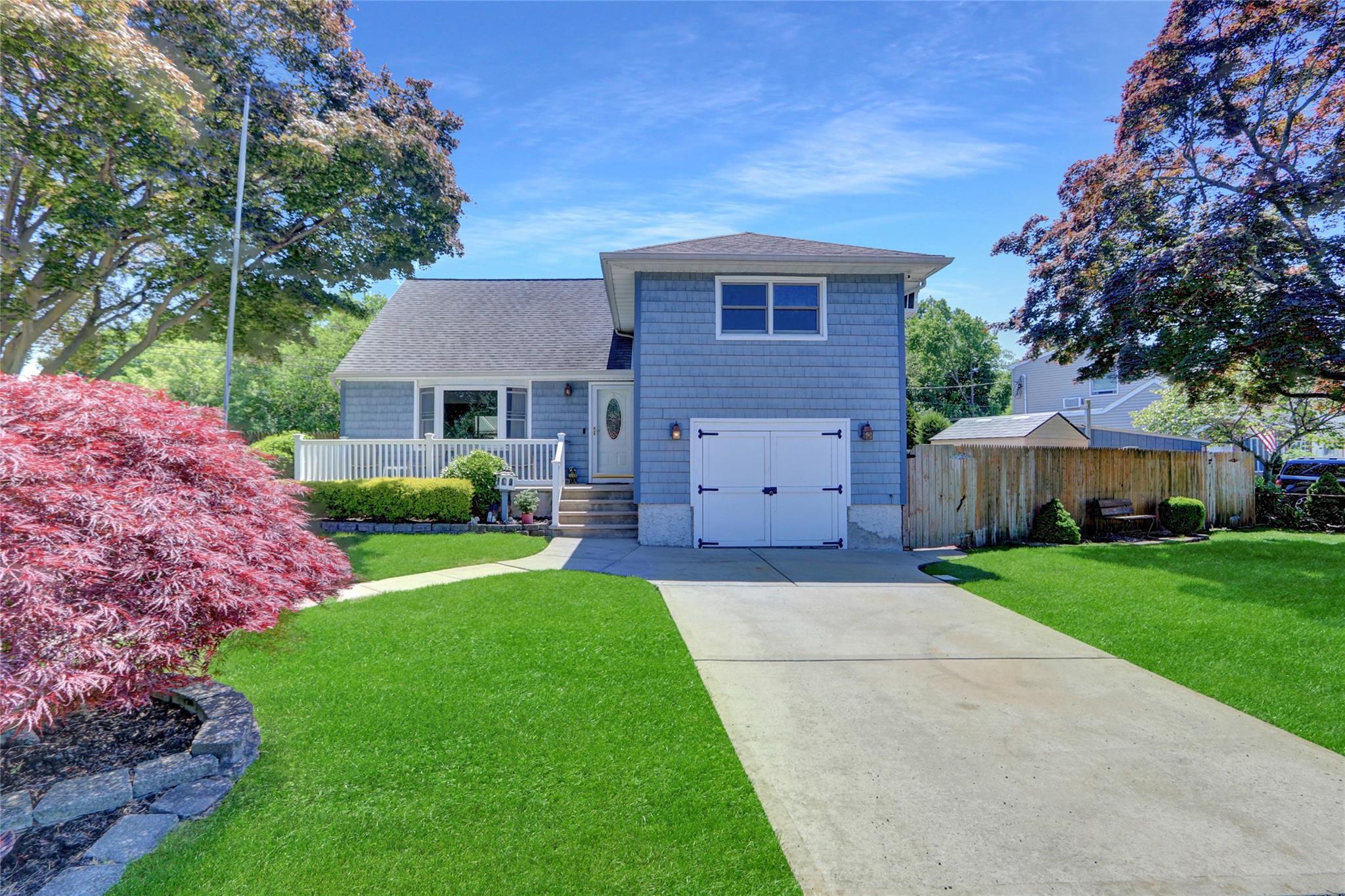 Bethpage, New York, 11714, United States, 4 Bedrooms Bedrooms, ,2 BathroomsBathrooms,Residential,For Sale,1841830