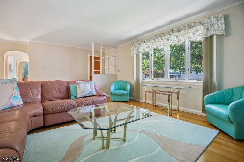 West Orange Twp., New Jersey, 07052, United States, 2 Bedrooms Bedrooms, ,2 BathroomsBathrooms,Residential,For Sale,1969241