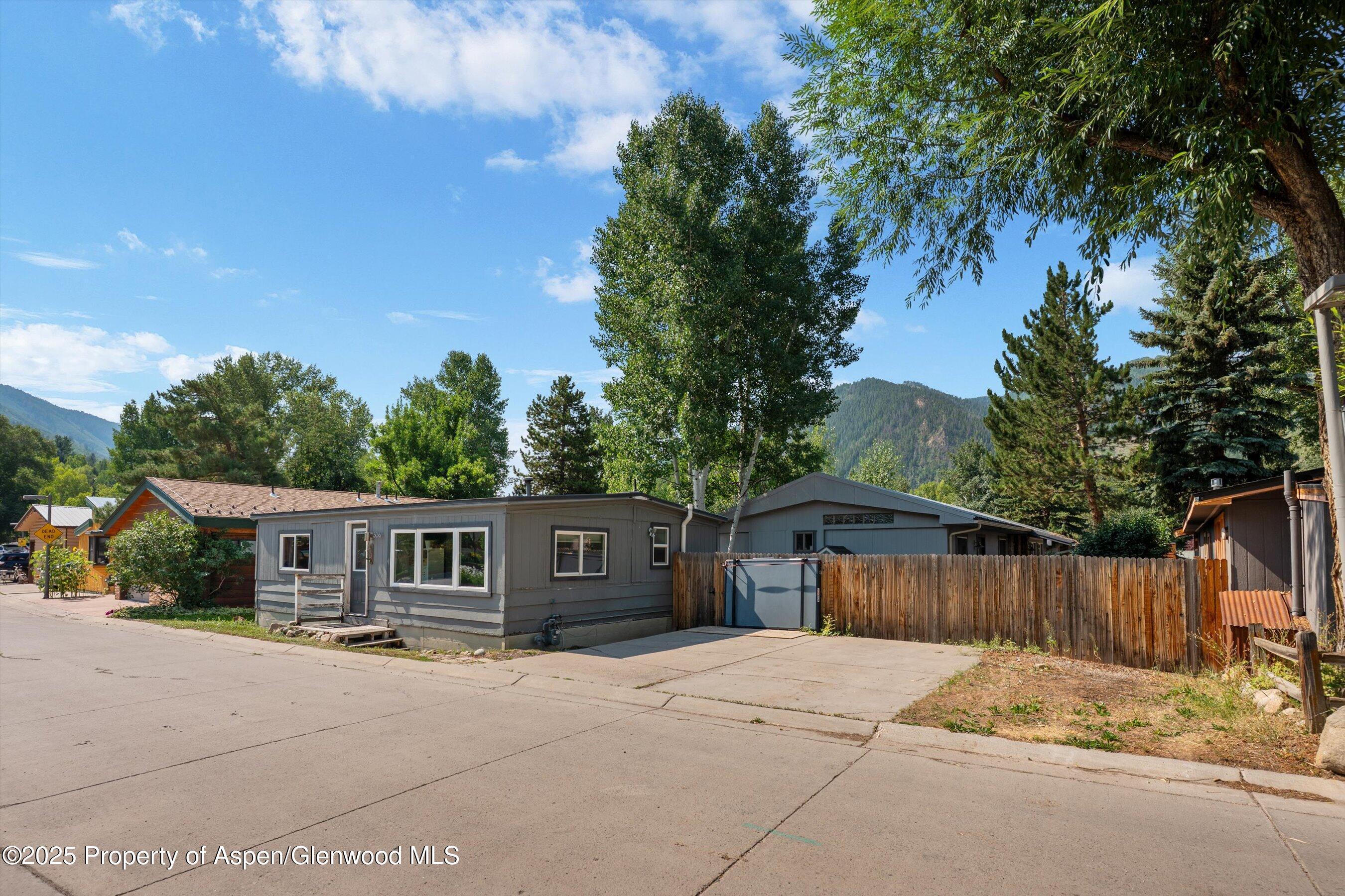 Aspen, Colorado, 81611, United States, 2 Bedrooms Bedrooms, ,1 BathroomBathrooms,Residential,For Sale,1927391