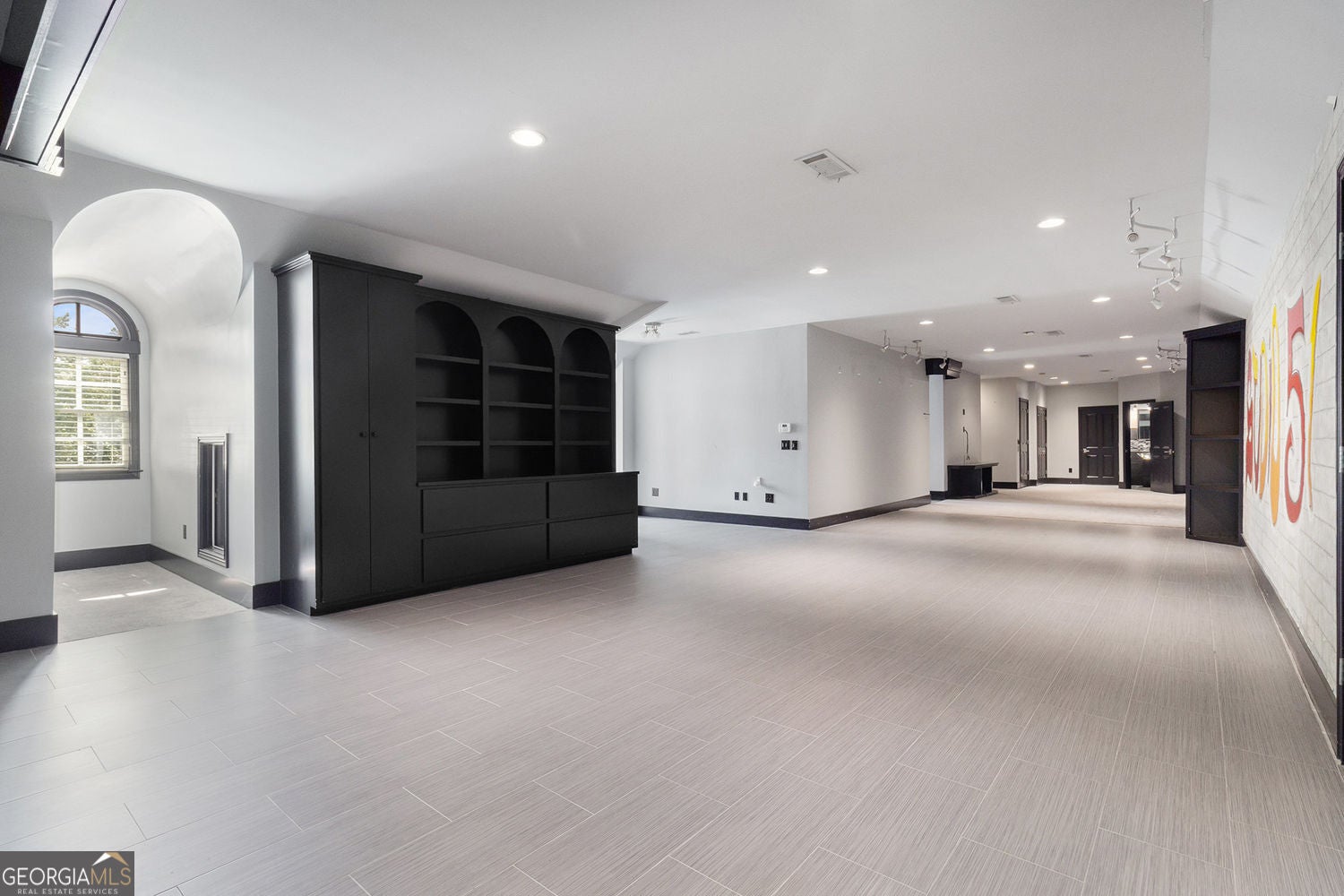 Roswell, Georgia, 30075, United States, 9 Bedrooms Bedrooms, ,15 BathroomsBathrooms,Residential,For Sale,1953234