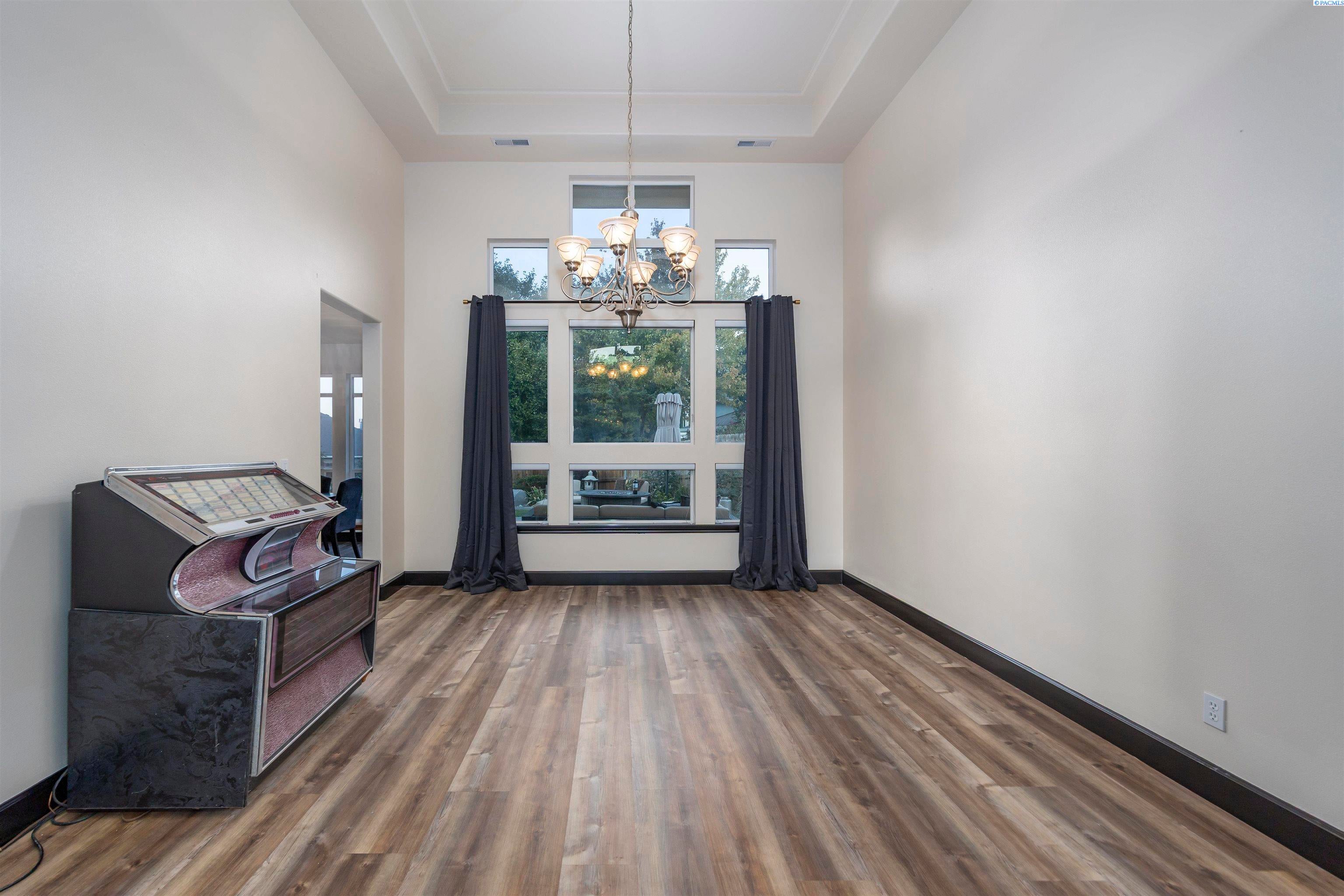 Kennewick, Washington, 99337, United States, 3 Bedrooms Bedrooms, ,3 BathroomsBathrooms,Residential,For Sale,1981093