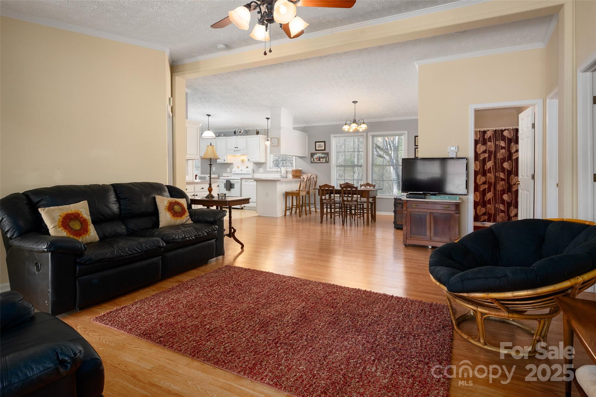 Liberty Hill, South Carolina, 29074, United States, 5 Bedrooms Bedrooms, ,3 BathroomsBathrooms,Residential,For Sale,1736219