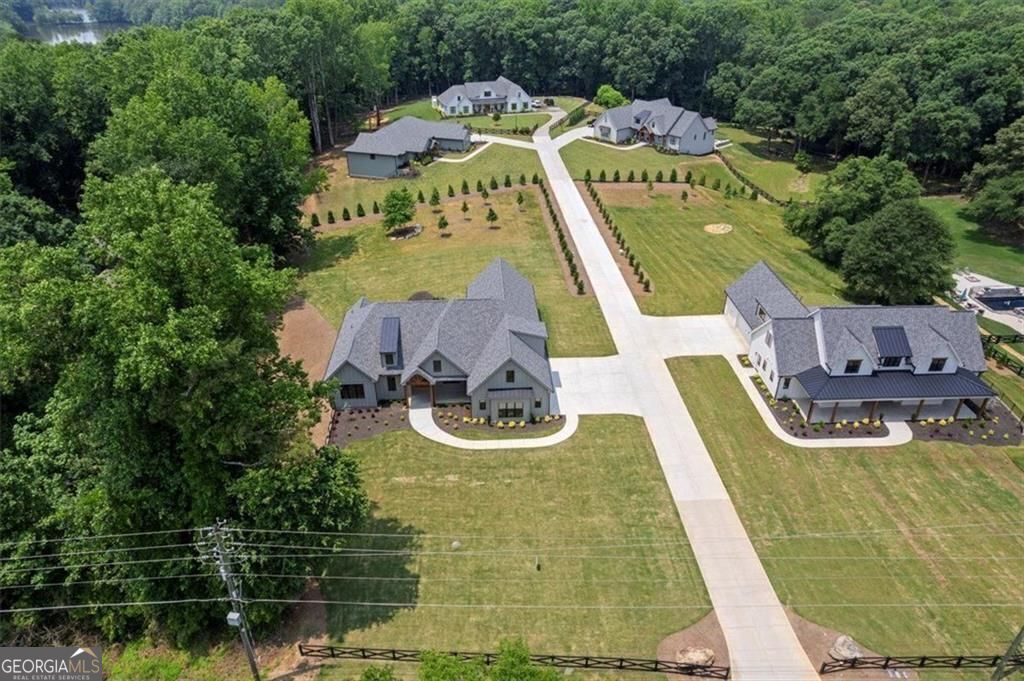 Gainesville, Georgia, 30506, United States, 5 Bedrooms Bedrooms, ,4 BathroomsBathrooms,Residential,For Sale,1909914