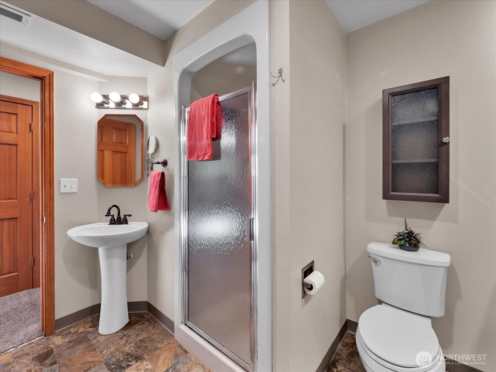 BOTHELL, Washington, 98012, United States, 4 Bedrooms Bedrooms, ,3 BathroomsBathrooms,Residential,For Sale,1916701