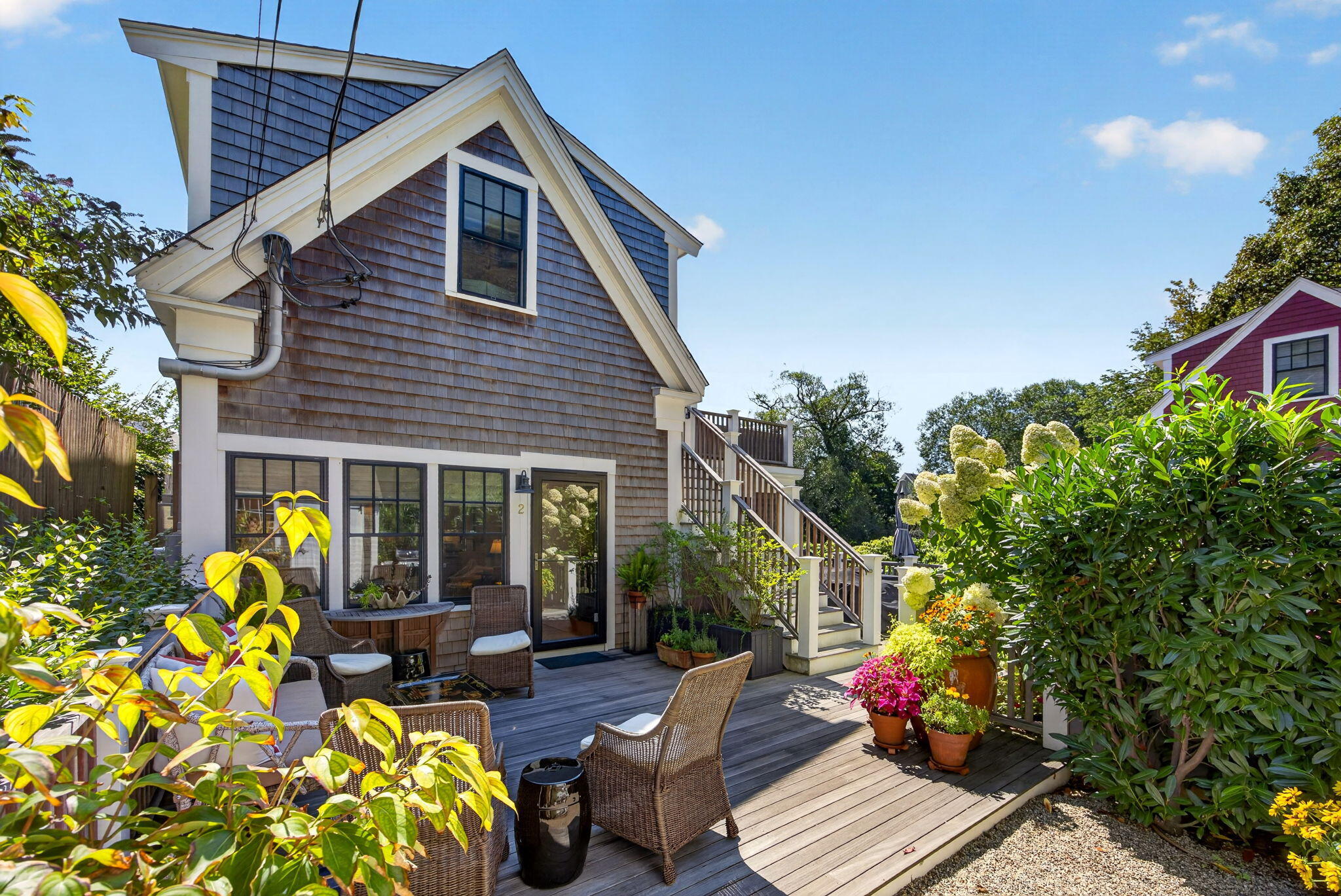  Designer Finishes, Private Yard & Deeded Parking - 物件實景