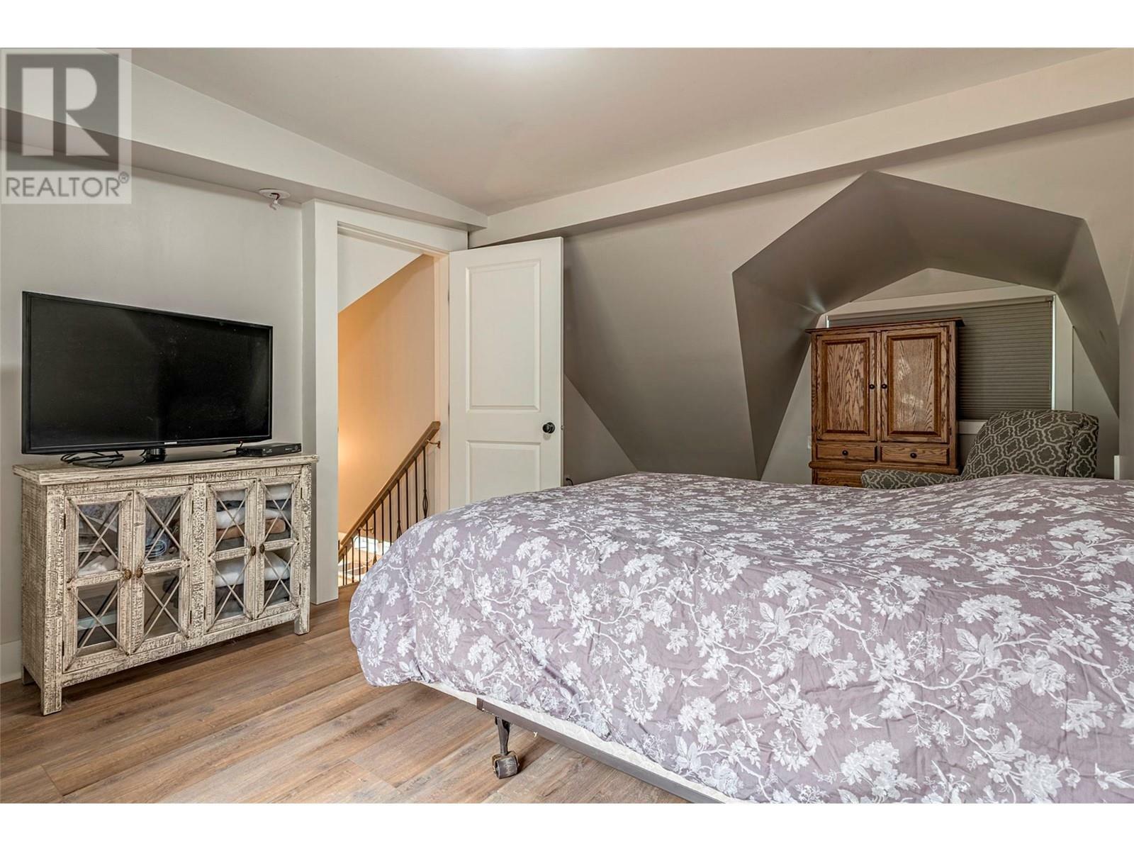 FALKLAND, British Columbia, V0E 1W0, CA, 3 Bedrooms Bedrooms, ,2 BathroomsBathrooms,Residential,For Sale,1836666