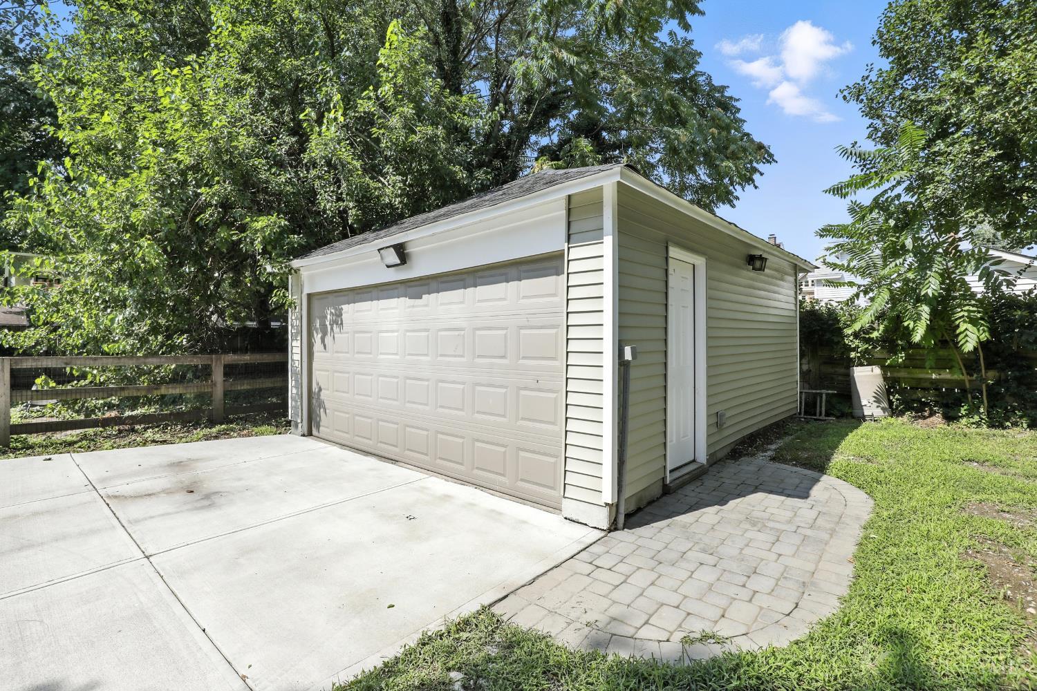 Cincinnati, Ohio, 45209, United States, 3 Bedrooms Bedrooms, ,3 BathroomsBathrooms,Residential,For Sale,1908402