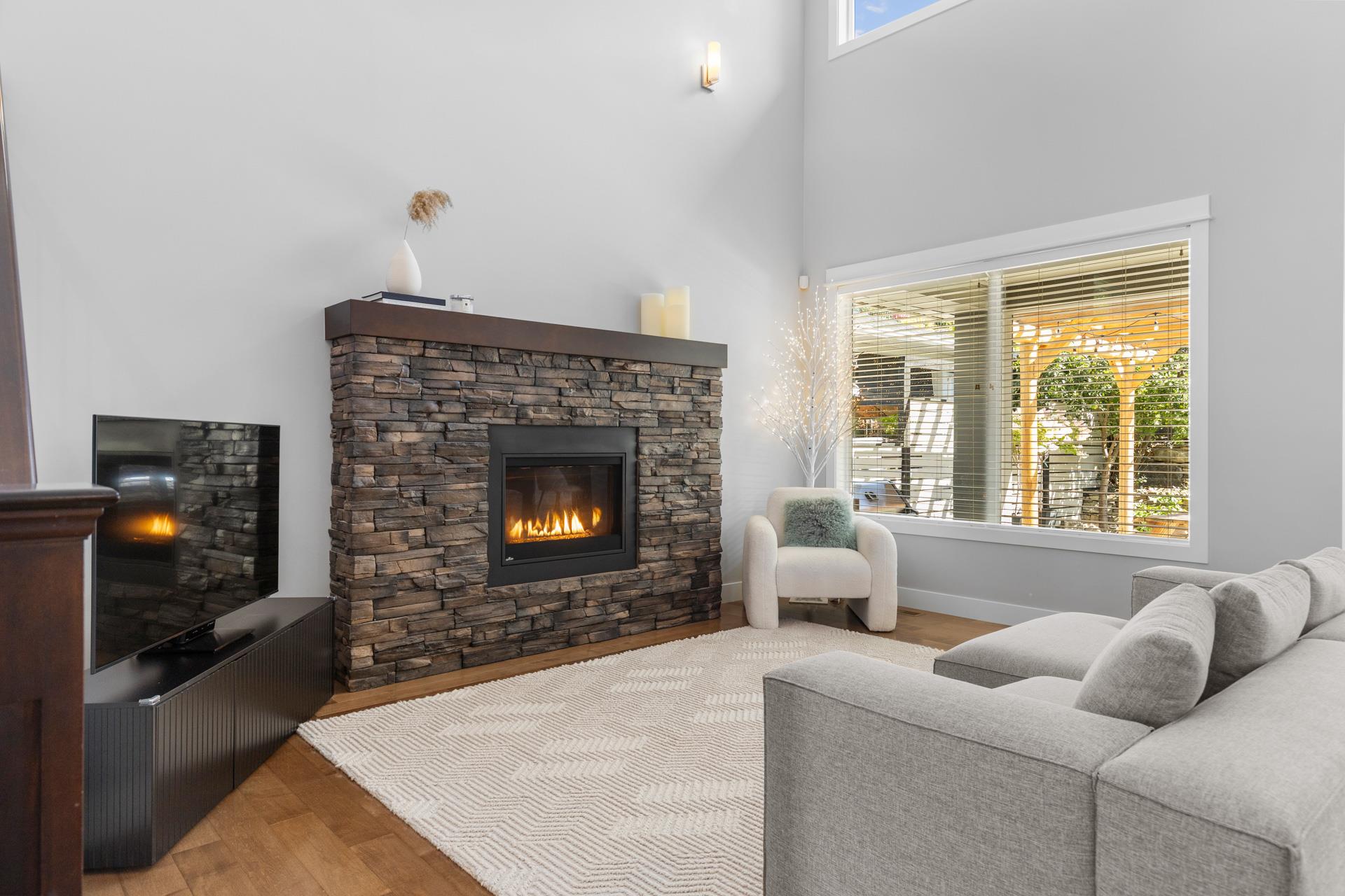 KELOWNA, British Columbia, V1W 5K2, CA, 5 Bedrooms Bedrooms, ,3 BathroomsBathrooms,Residential,For Sale,1960924