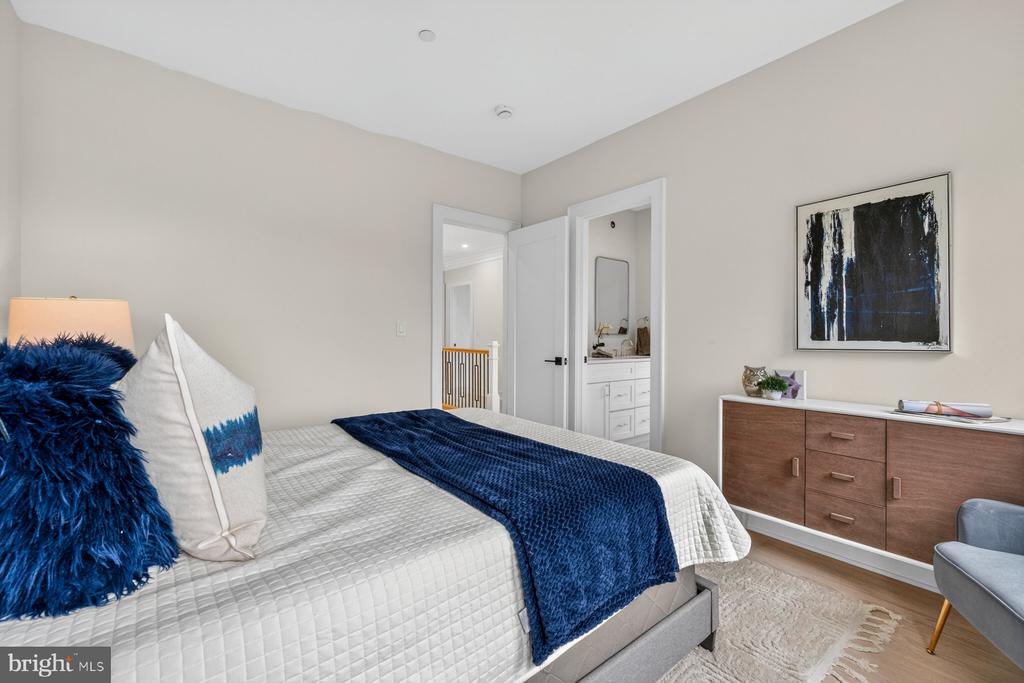 Kensington, Maryland, 20895, United States, 5 Bedrooms Bedrooms, ,5 BathroomsBathrooms,Residential,For Sale,2048532