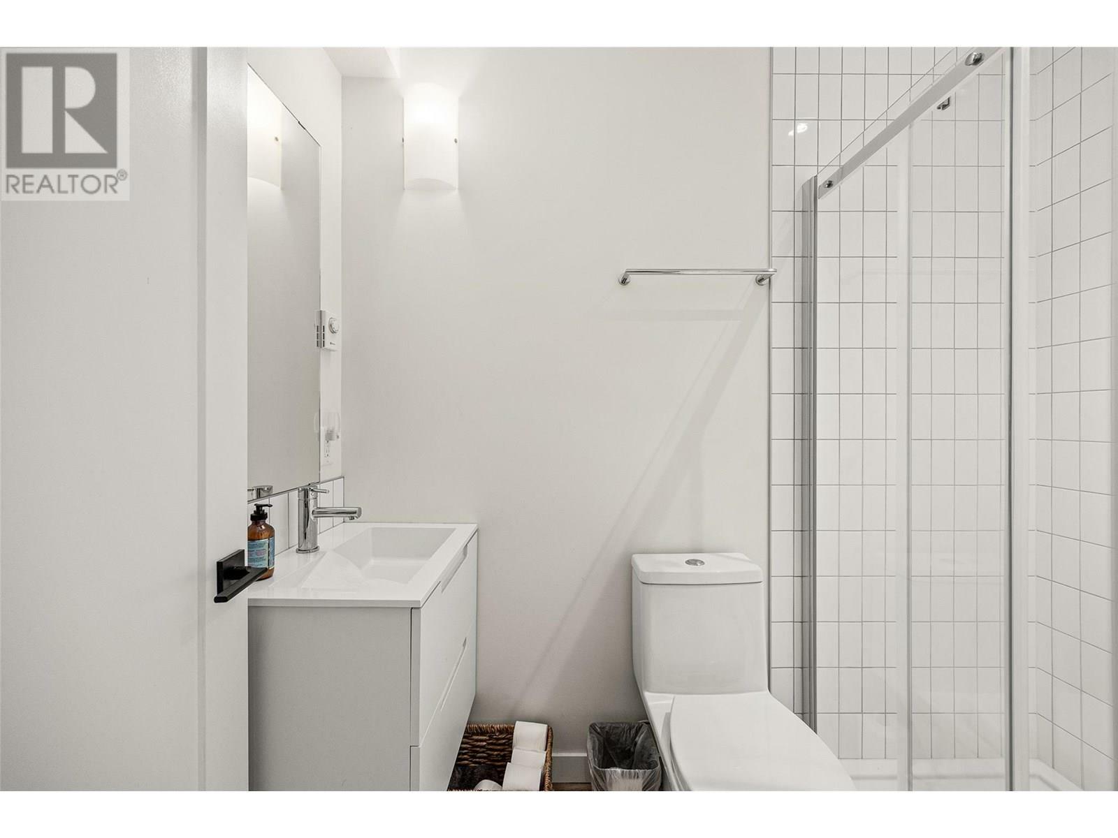 KELOWNA, British Columbia, V1V 0C9, CA, 5 Bedrooms Bedrooms, ,4 BathroomsBathrooms,Residential,For Sale,1875451