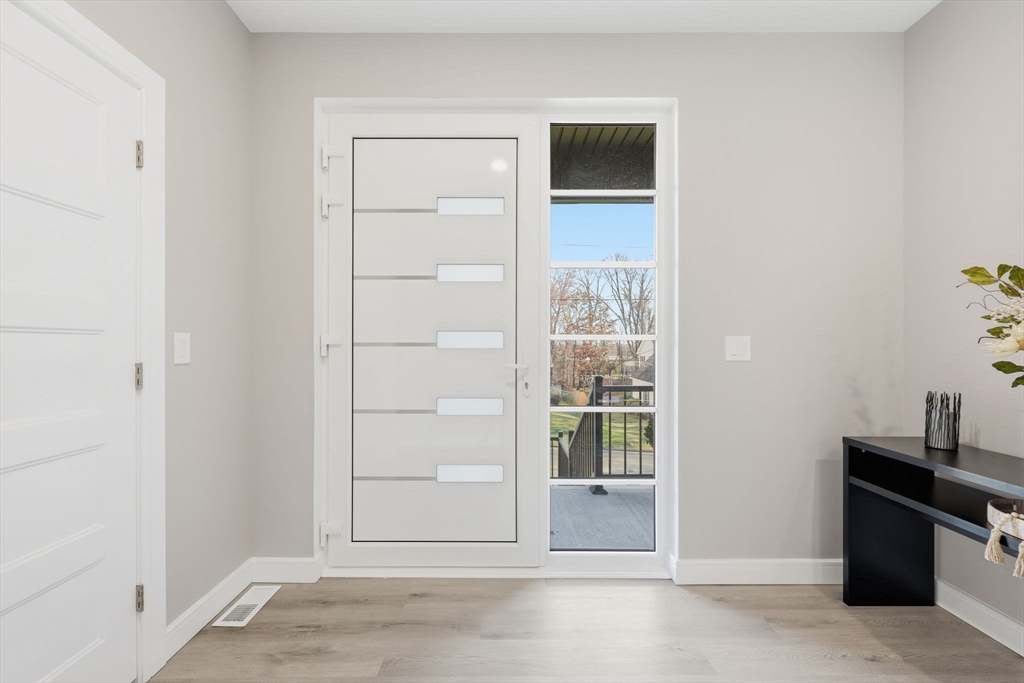 Holyoke, Massachusetts, 01040, United States, 3 Bedrooms Bedrooms, ,3 BathroomsBathrooms,Residential,For Sale,2003415