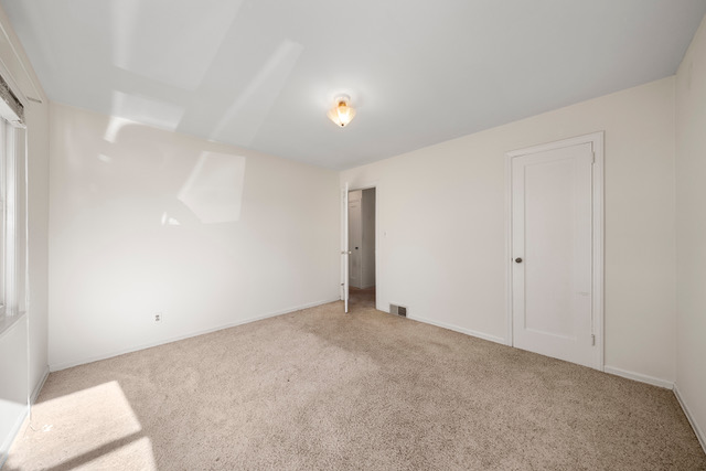 Fair Lawn, New Jersey, 07410, United States, 4 Bedrooms Bedrooms, ,2 BathroomsBathrooms,Residential,For Sale,1992454