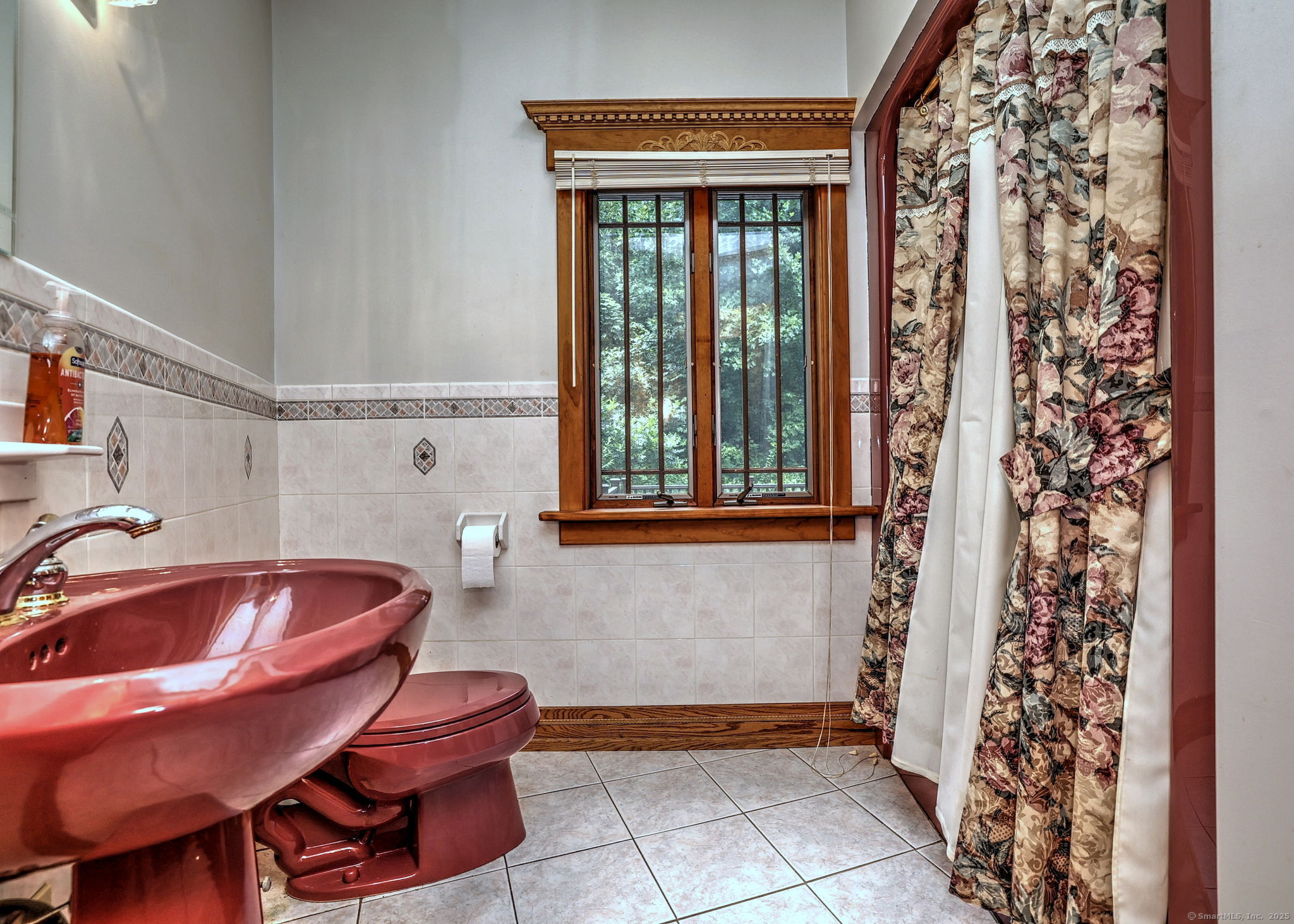 Bethany, Connecticut, 06524, United States, 4 Bedrooms Bedrooms, ,4 BathroomsBathrooms,Residential,For Sale,1905927