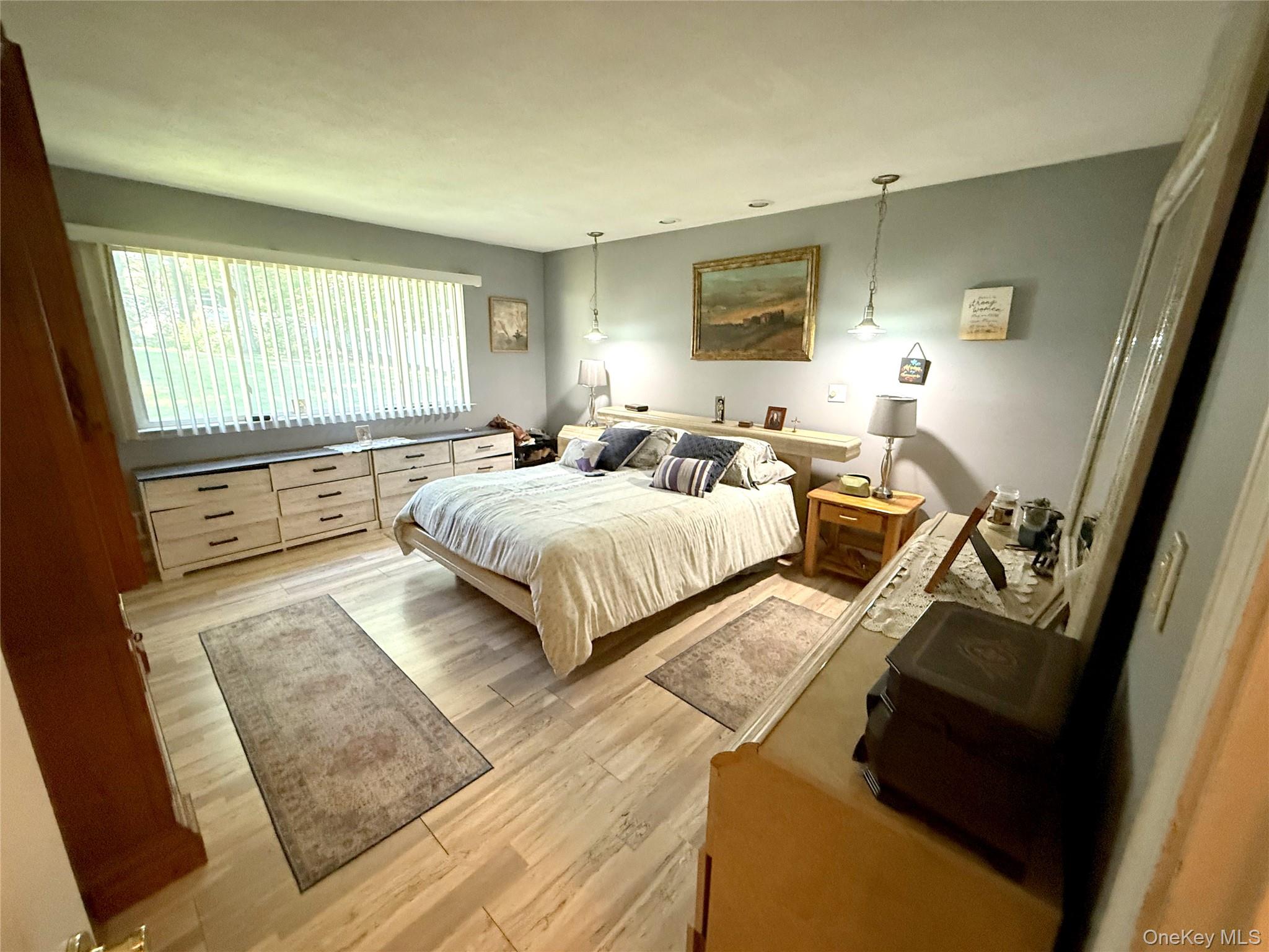 New City, New York, 10956, United States, 4 Bedrooms Bedrooms, ,3 BathroomsBathrooms,Residential,For Sale,1896333