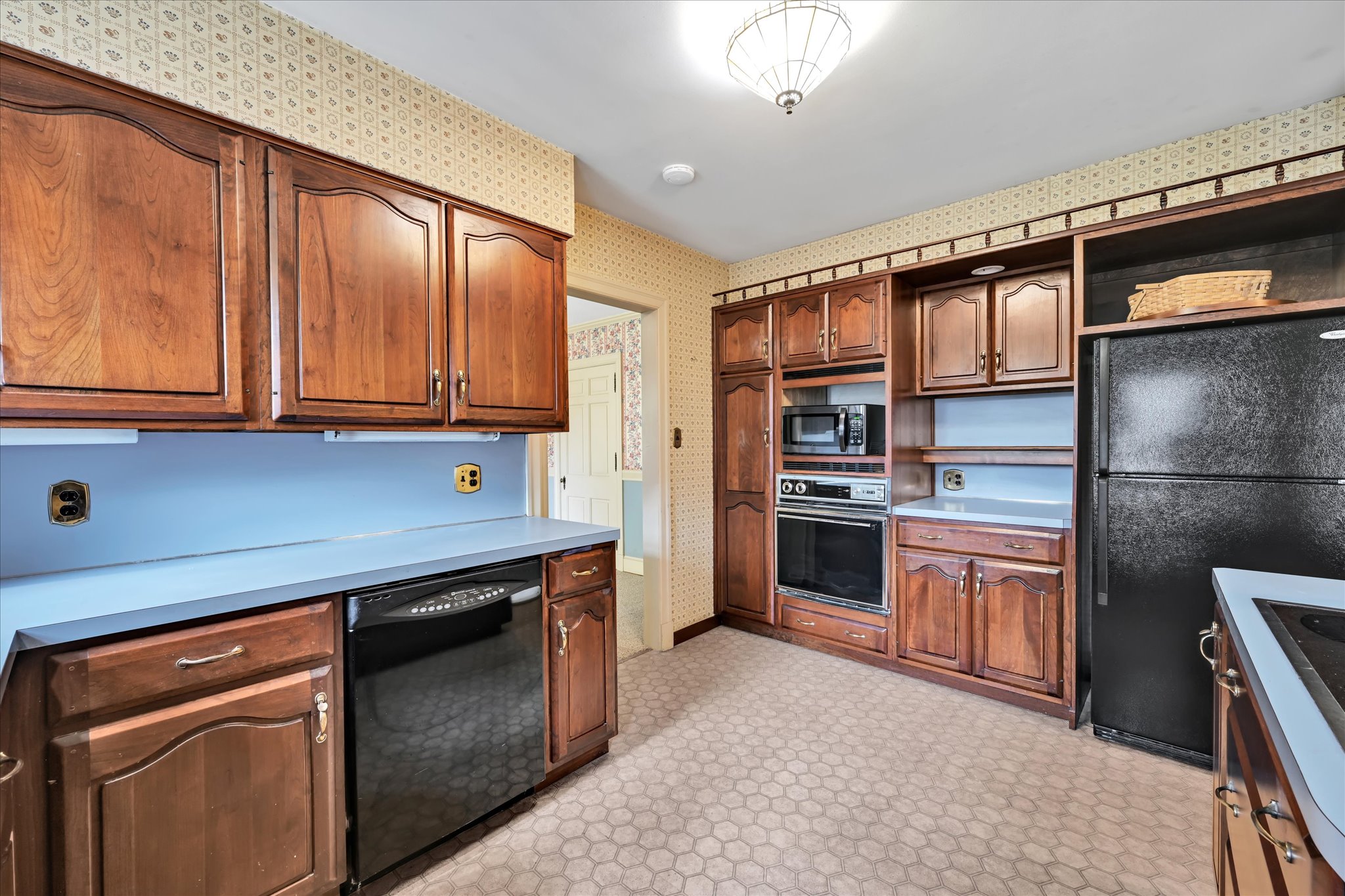 Reading, Pennsylvania, 19607, United States, 6 Bedrooms Bedrooms, ,3 BathroomsBathrooms,Residential,For Sale,2008158