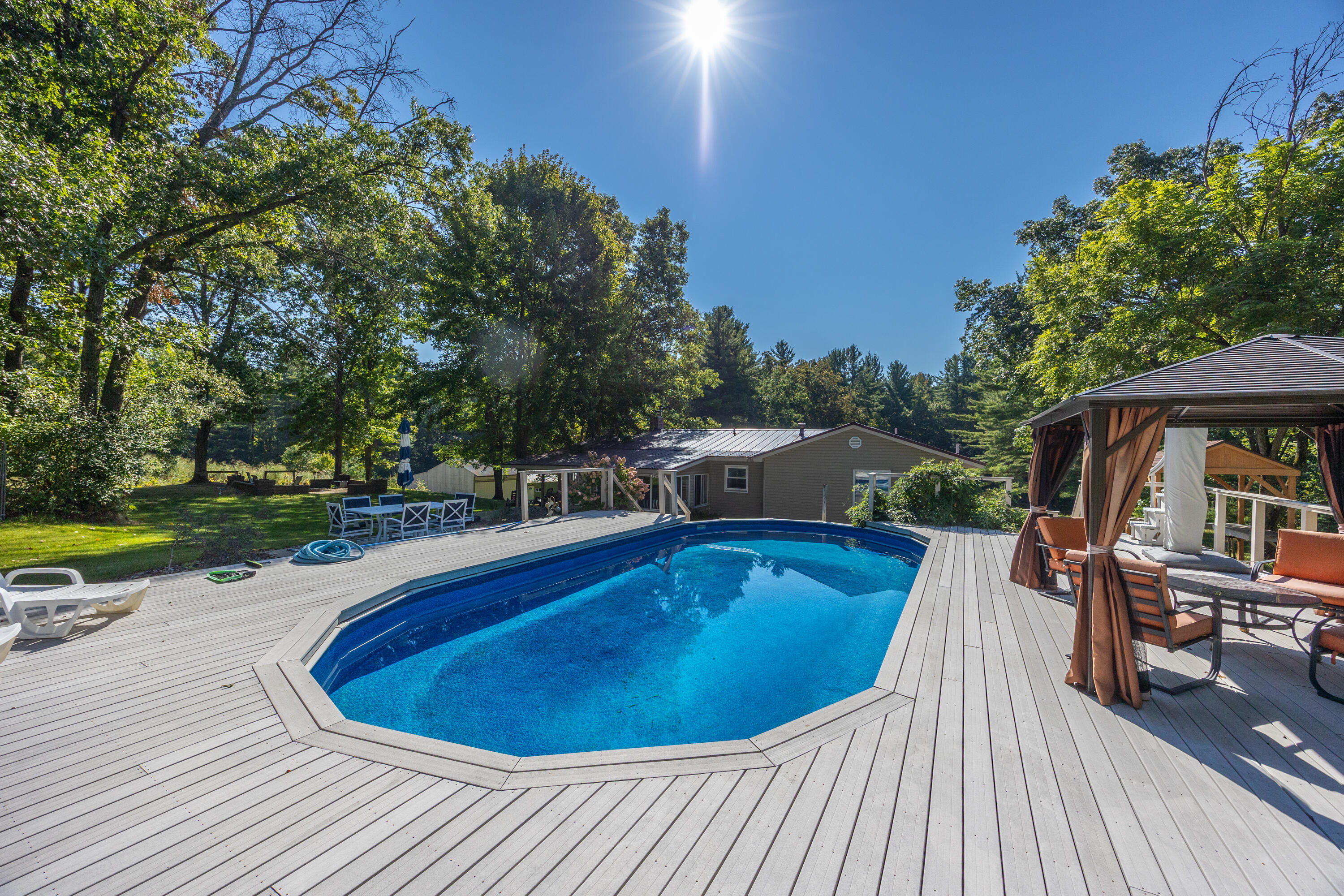 Big Rapids, Michigan, 49307, United States, 3 Bedrooms Bedrooms, ,2 BathroomsBathrooms,Residential,For Sale,1951282