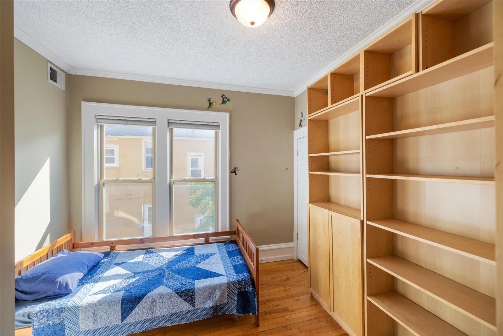 Minneapolis, Minnesota, 55418, United States, 4 Bedrooms Bedrooms, ,2 BathroomsBathrooms,Residential,For Sale,1970458