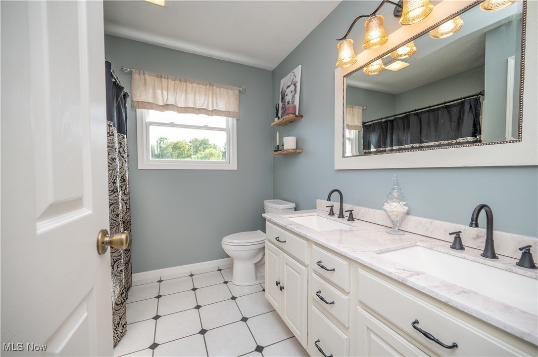 New Waterford, Ohio, 44445, United States, 4 Bedrooms Bedrooms, ,4 BathroomsBathrooms,Residential,For Sale,1931014