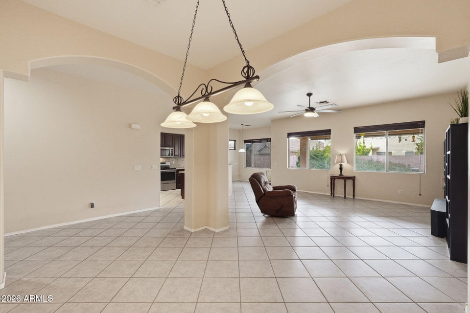 Chandler, Arizona, 85249, United States, 3 Bedrooms Bedrooms, ,2 BathroomsBathrooms,Residential,For Sale,2014017