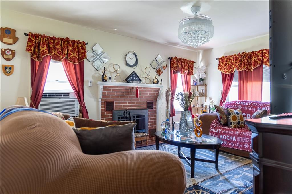 Warwick, Rhode Island, 02886, United States, 4 Bedrooms Bedrooms, ,1 BathroomBathrooms,Residential,For Sale,1943403