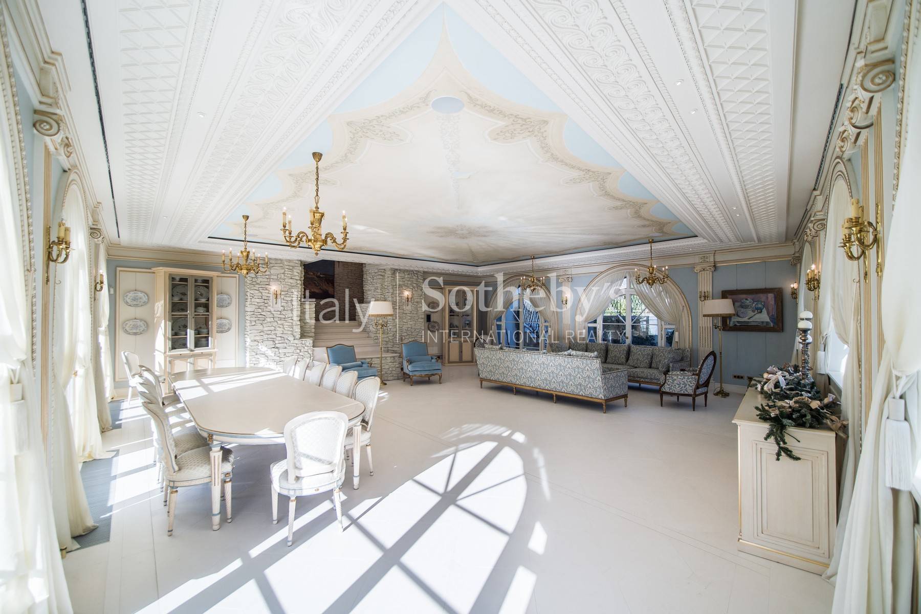  Gorgeous lakefront trophy estate - 物件實景