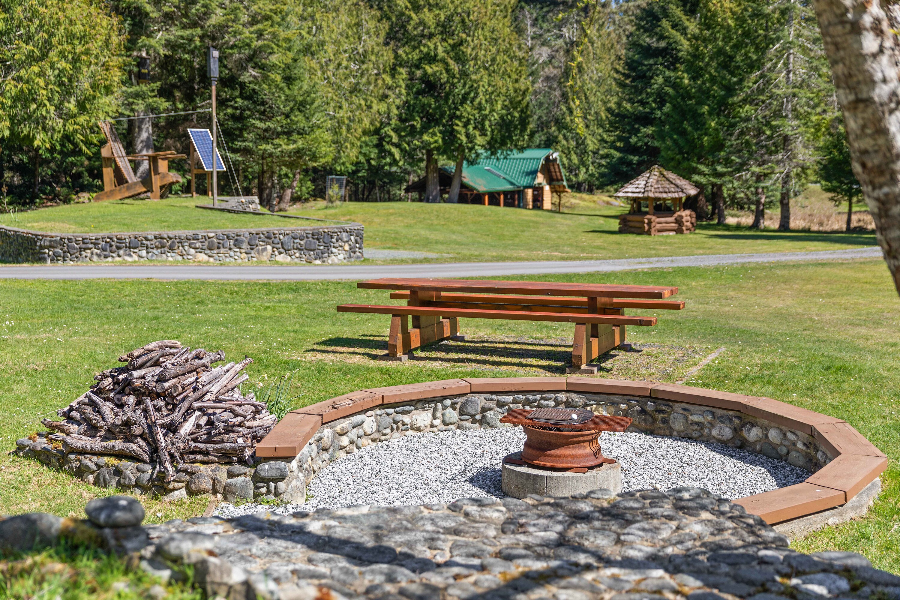  West Coast Cedar Log Home - 物件實景