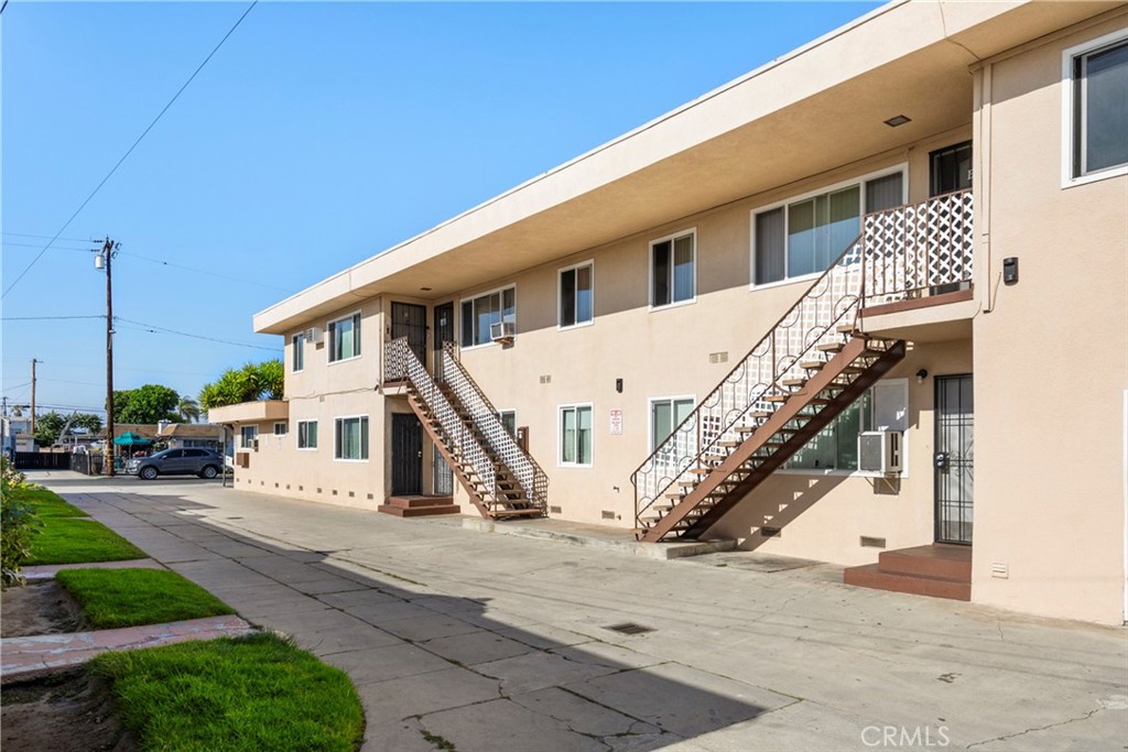 Lynwood, California, 90262, United States, ,Residential,For Sale,2048561