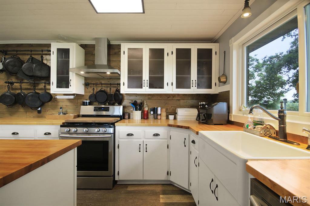 Lebanon, Missouri, 65536, United States, 3 Bedrooms Bedrooms, ,2 BathroomsBathrooms,Residential,For Sale,1982257