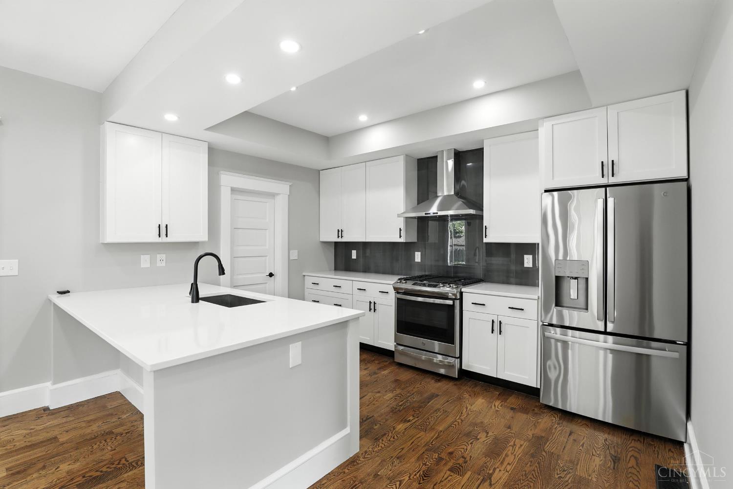 Cincinnati, Ohio, 45209, United States, 3 Bedrooms Bedrooms, ,3 BathroomsBathrooms,Residential,For Sale,1908402