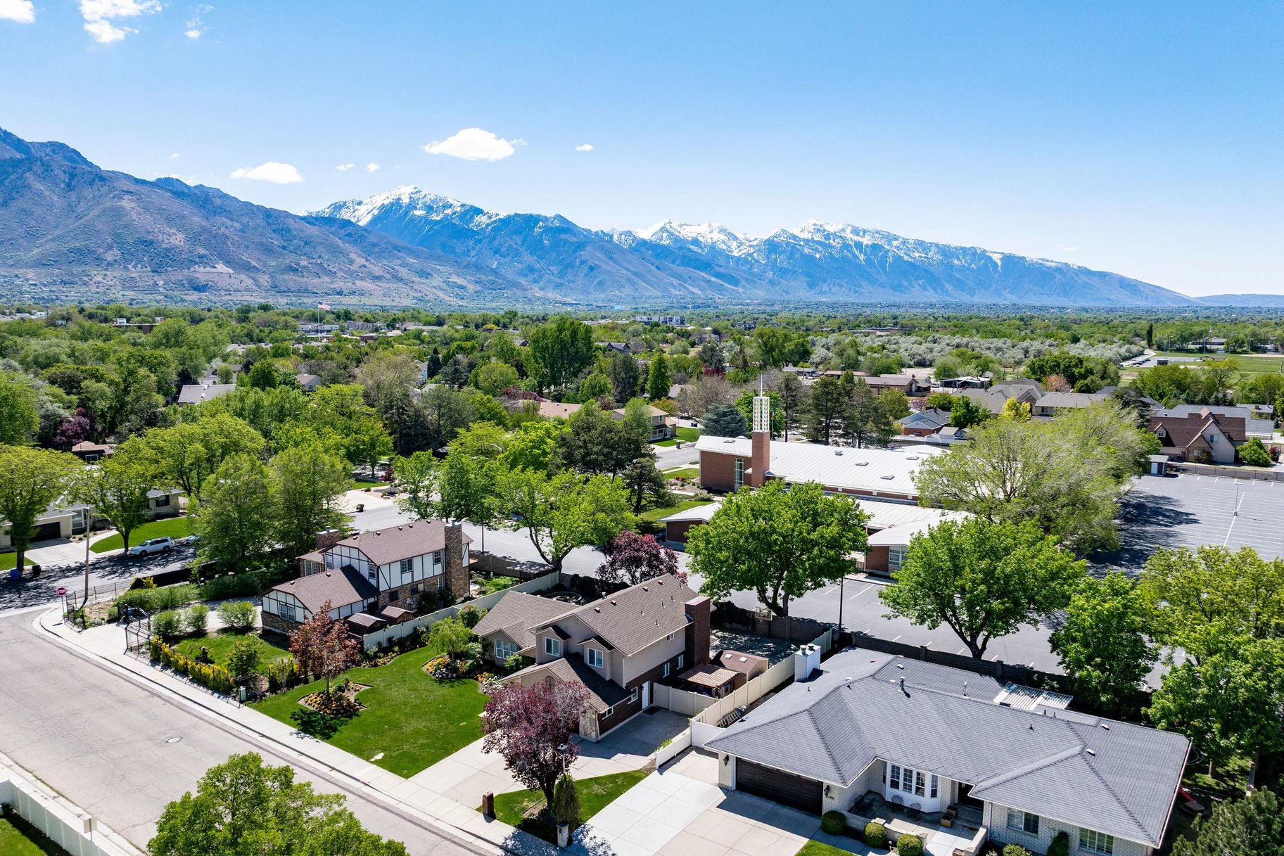  Private Holladay Retreat with Dual Primary Suites & Beautifully Maintained Yard. - 物件實景