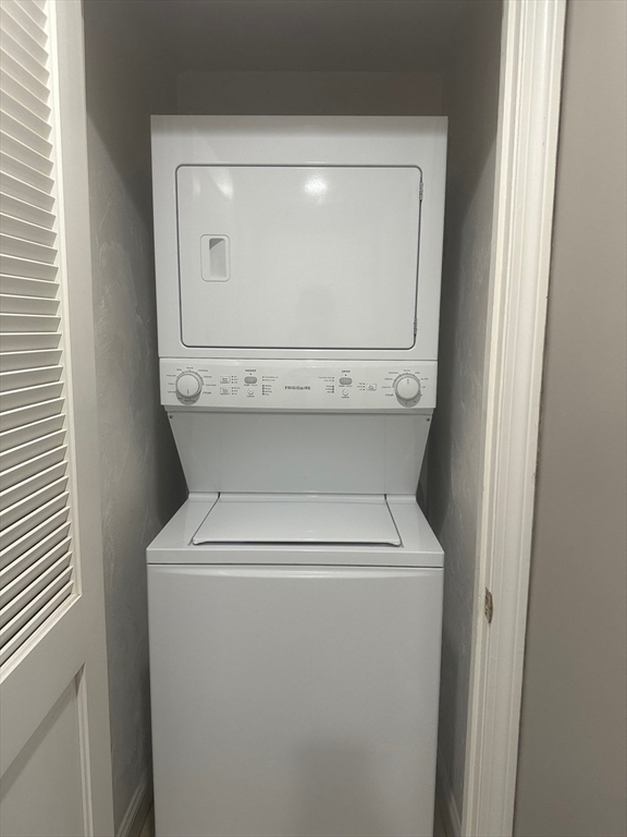 Norwood, Massachusetts, 02062, United States, 2 Bedrooms Bedrooms, ,2 BathroomsBathrooms,Residential,For Sale,1989094