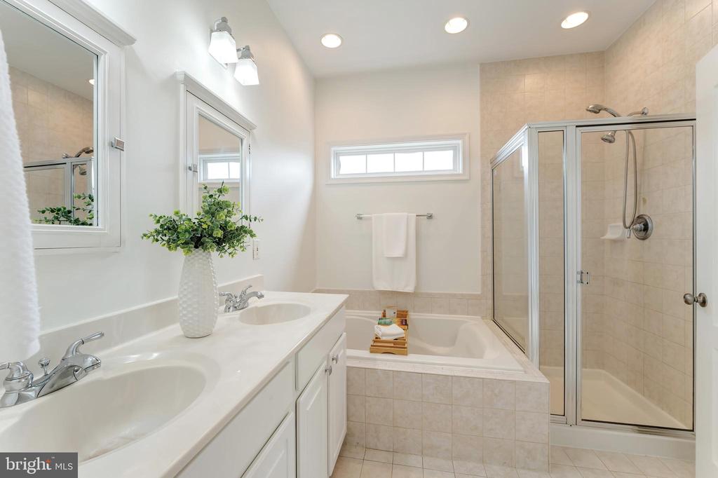 Brambleton, Virginia, 20148, United States, 3 Bedrooms Bedrooms, ,4 BathroomsBathrooms,Residential,For Sale,1916564