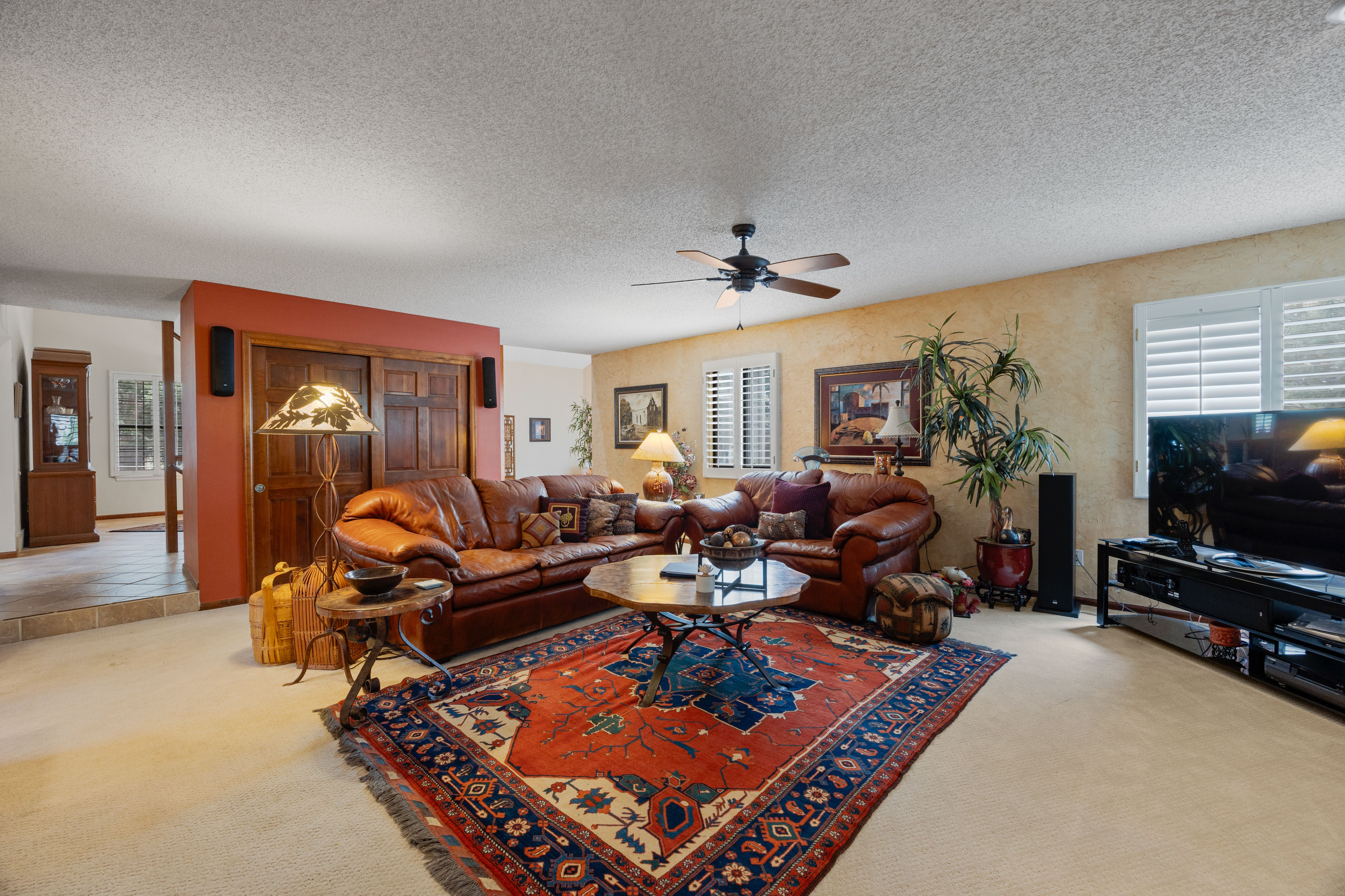  Updated Home with Private Yard & Equity Potential - 物件實景