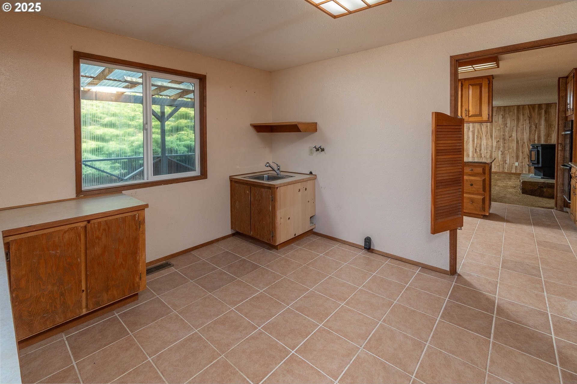 Myrtle Point, Oregon, 97458, United States, 3 Bedrooms Bedrooms, ,3 BathroomsBathrooms,Residential,For Sale,1975614