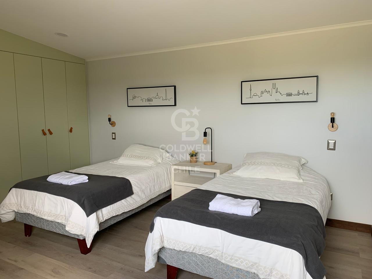 Puerto Varas, Chile, 5 Bedrooms Bedrooms, ,5 BathroomsBathrooms,Residential,For Sale,1993345