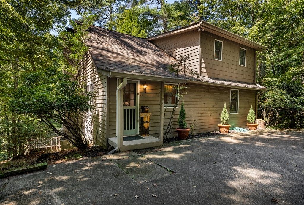 Ellijay, Georgia, 30536, United States, 4 Bedrooms Bedrooms, ,3 BathroomsBathrooms,Residential,For Sale,1926497
