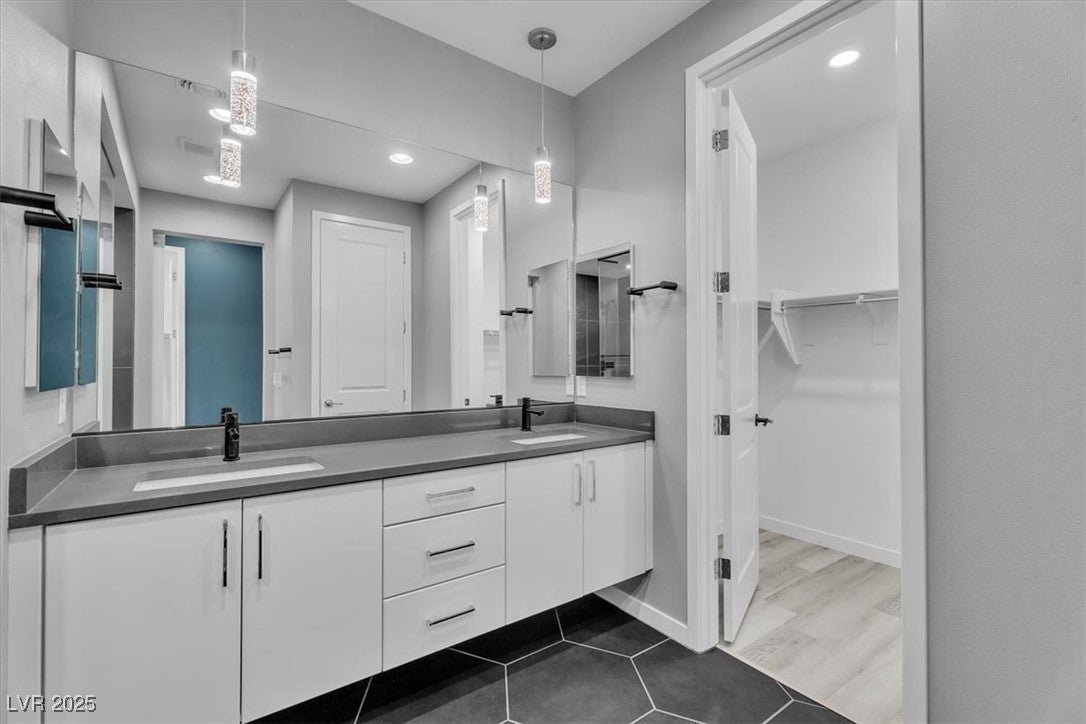 Las Vegas, Nevada, 89138, United States, 3 Bedrooms Bedrooms, ,3 BathroomsBathrooms,Residential,For Sale,1996741