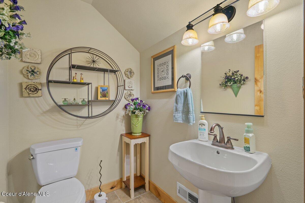 Blanchard, Idaho, 83804, United States, 2 Bedrooms Bedrooms, ,4 BathroomsBathrooms,Residential,For Sale,2040699
