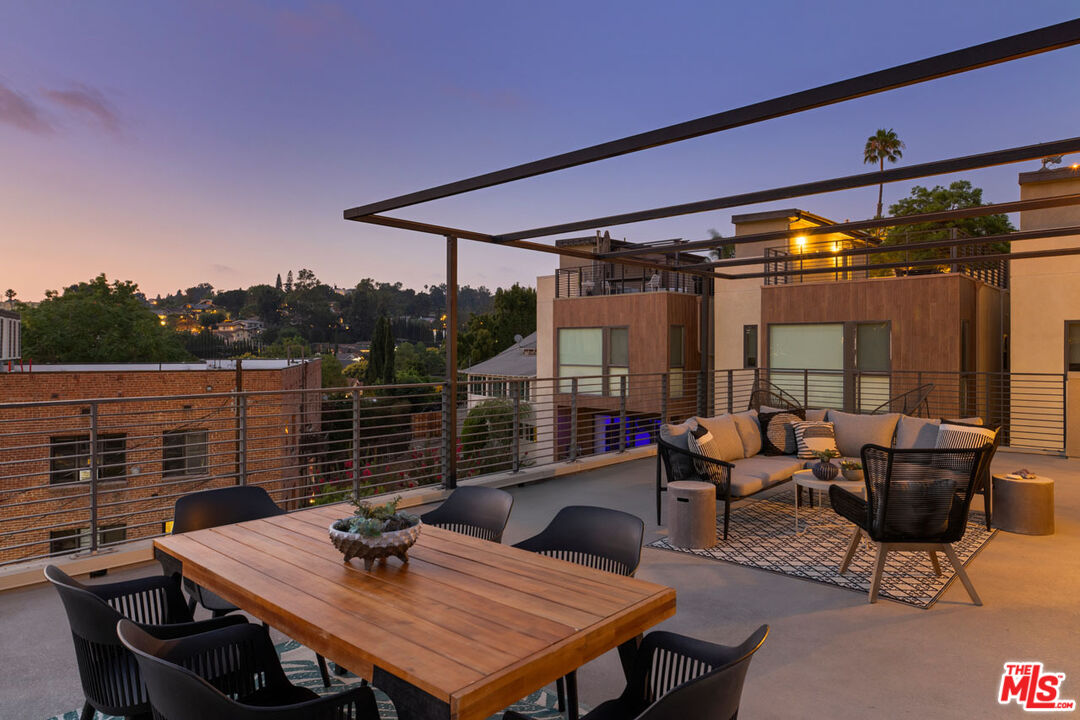 Los Angeles, California, 90026, United States, 3 Bedrooms Bedrooms, ,4 BathroomsBathrooms,Residential,For Sale,1927240