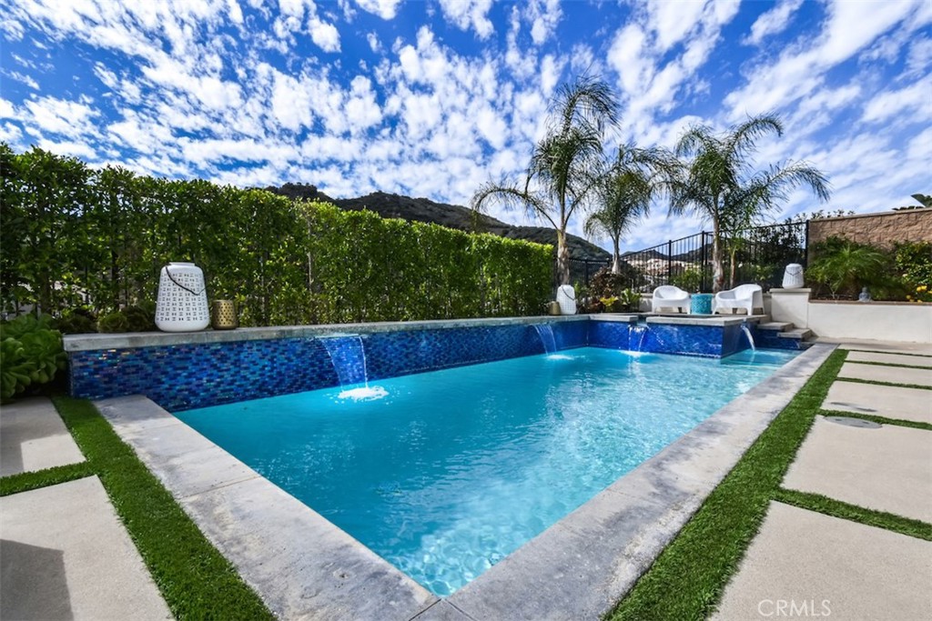 West Hills, California, 91304, United States, 5 Bedrooms Bedrooms, ,6 BathroomsBathrooms,Residential,For Sale,1847144