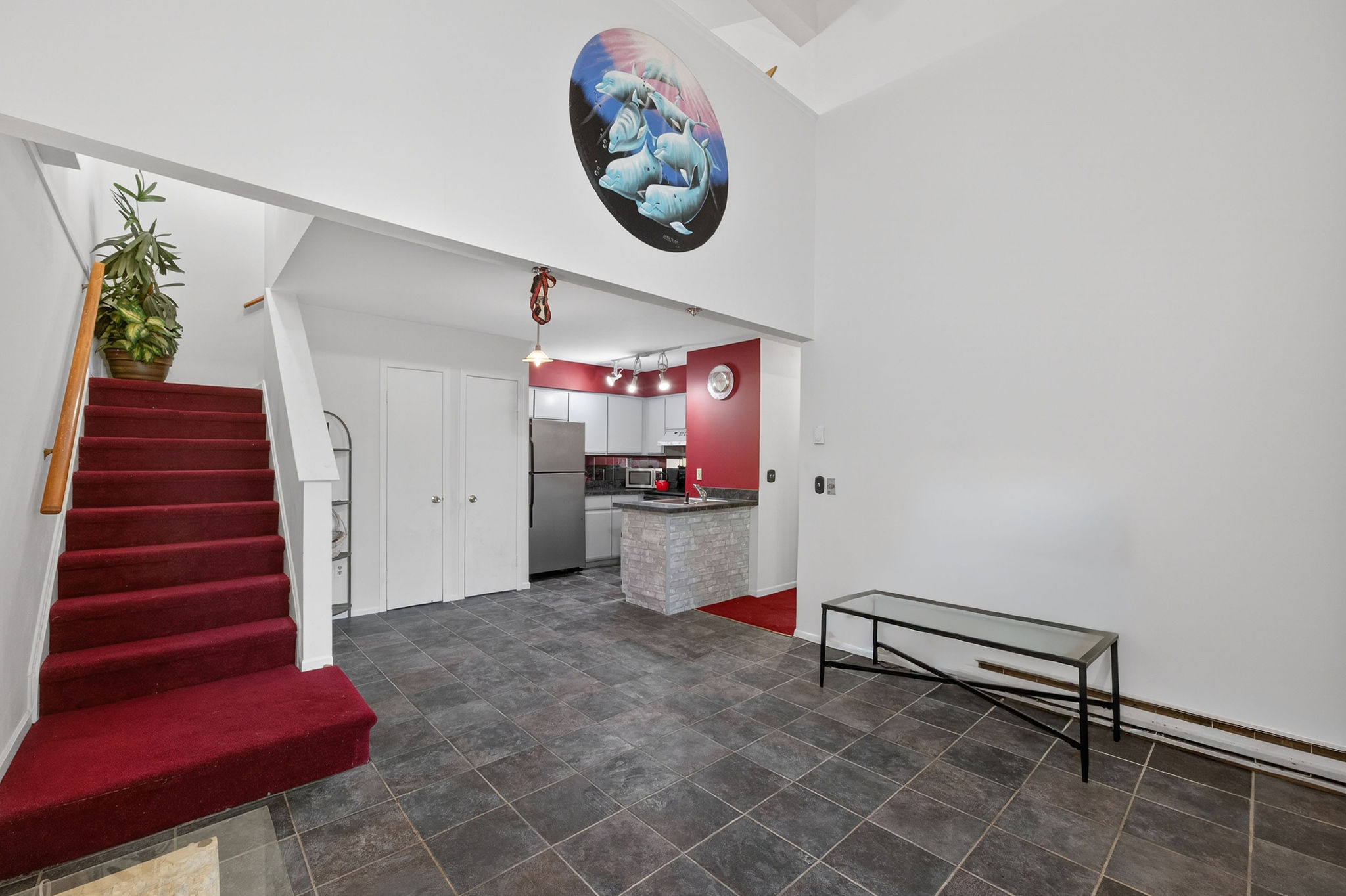  ?Village Green? Second Floor Condominium - 物件實景