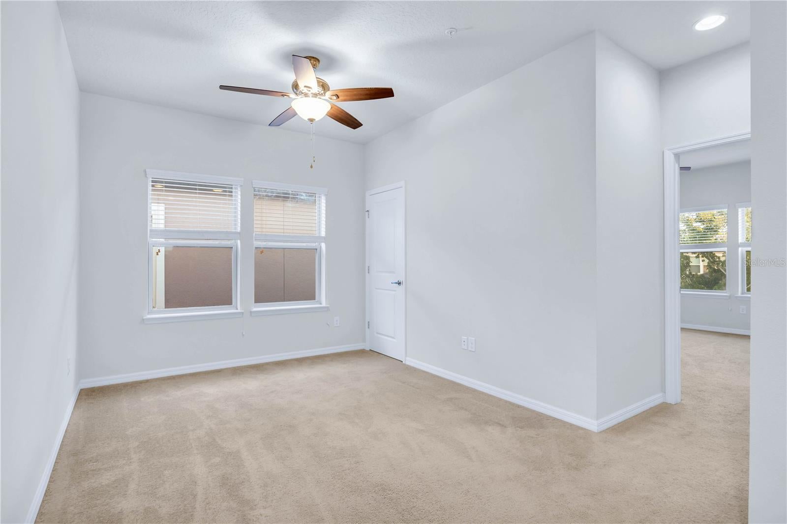 WINTER GARDEN, Florida, 34787, United States, 4 Bedrooms Bedrooms, ,3 BathroomsBathrooms,Residential,For Sale,1993845