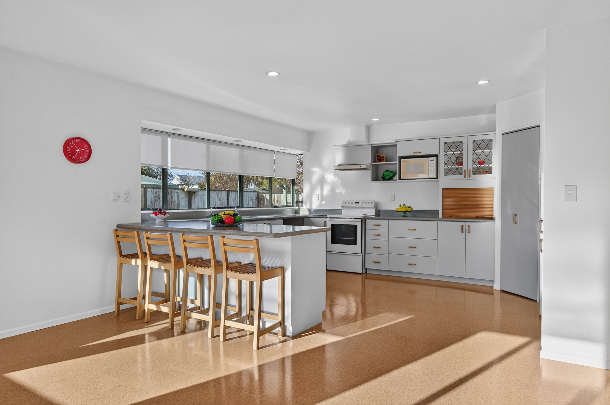  Sun-Filled Family Home with Space to Spare - 物件實景