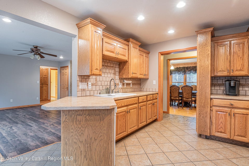 Saugerties, New York, 12477, United States, 4 Bedrooms Bedrooms, ,4 BathroomsBathrooms,Residential,For Sale,1928425