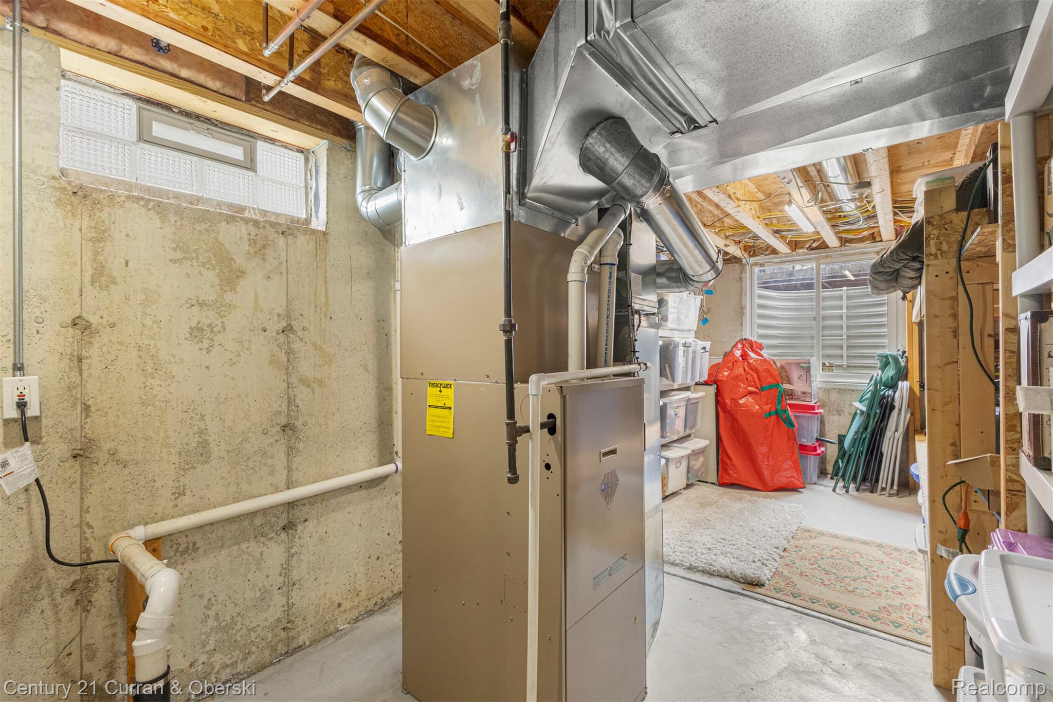 Allen Park, Michigan, 48101, United States, 4 Bedrooms Bedrooms, ,4 BathroomsBathrooms,Residential,For Sale,1982178